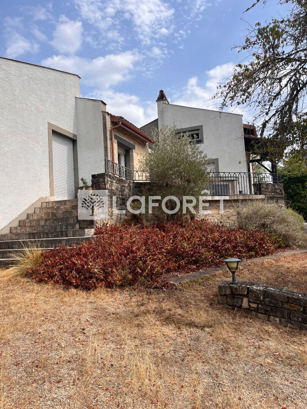 Vente Maison Mercués 10 mn de Cahors Maison d'architecte sur 7000m² de terrain. Mercues