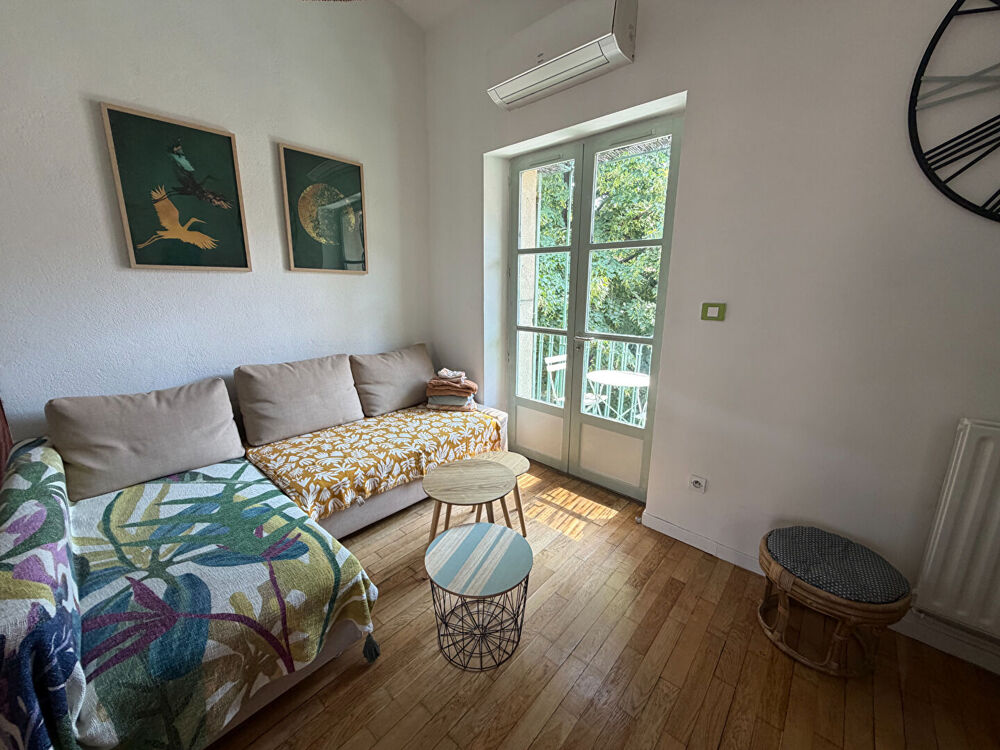Location Appartement NIMES CENTRE - T3 MEUBLÉ , RENOVÉ 66.65 M² DERNIER ETAGE AVEC TERRASSE ET CAVE Nimes