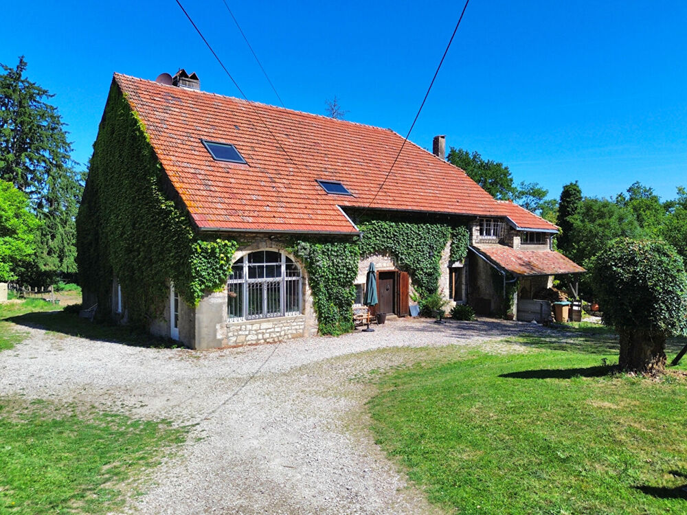 Maison de caractère avec piscine aux portes de Besançon
