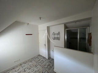  Appartement à louer 2 pièces 56 m²
