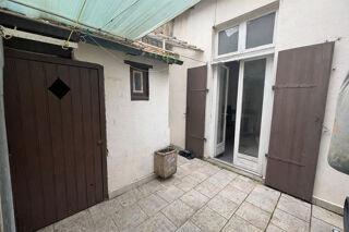  Immeuble � vendre 11 pi�ces 211 m�