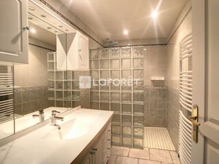  Maison à louer 6 pièces 195 m²