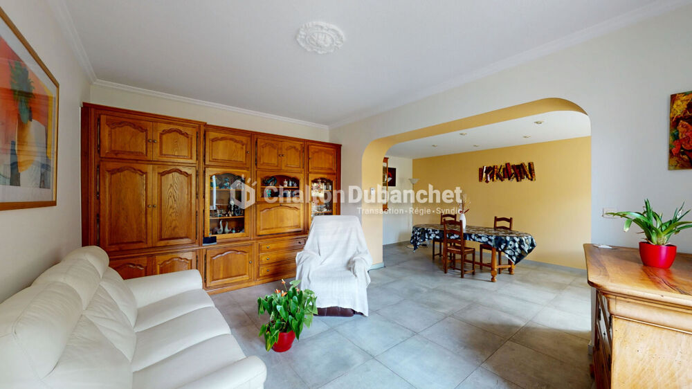 SAINT DENIS DE CABANNE (42) - Maison 6 pièces 175 m2 avec dépendances et terrain