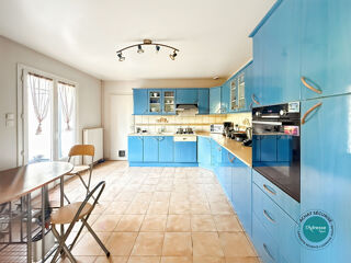  Maison  vendre 8 pices 