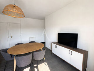  Appartement à louer 4 pièces 83 m²