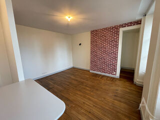  Appartement à louer 4 pièces 64 m²