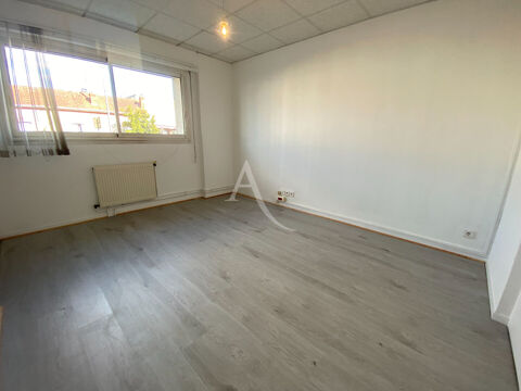Locaux Montargis 179.54 m2 171000 45200 Montargis