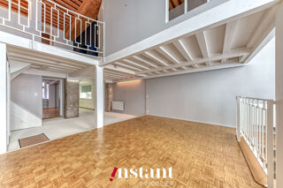  Appartement à louer 5 pièces 154 m²