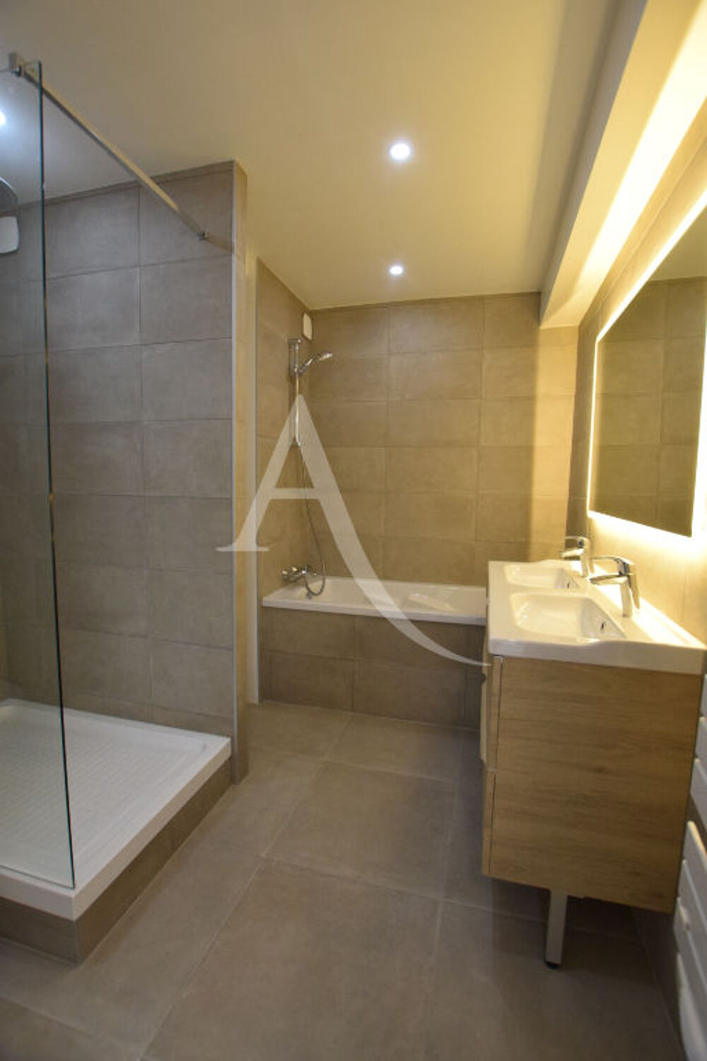 A louer, duplex LOFT F5 - 110m2