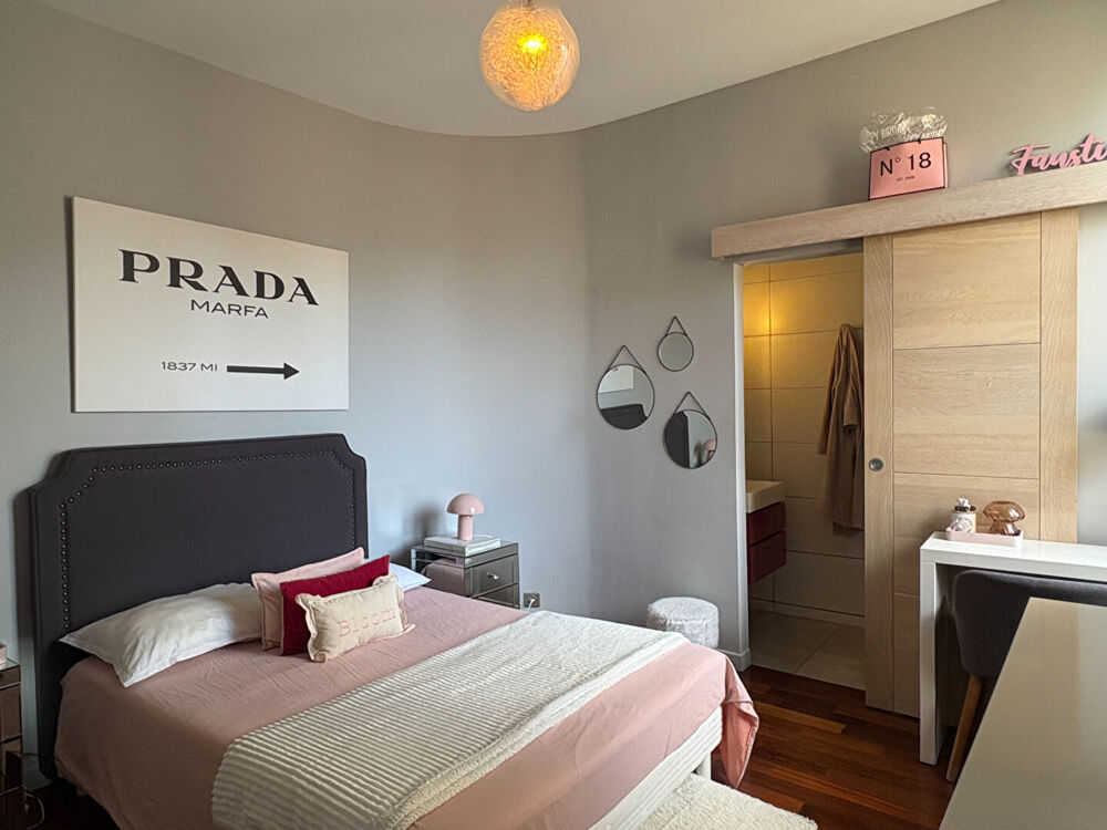 Bourg Bel Air, beau Duplex de 135 m² Carrez (190 m² au sol)