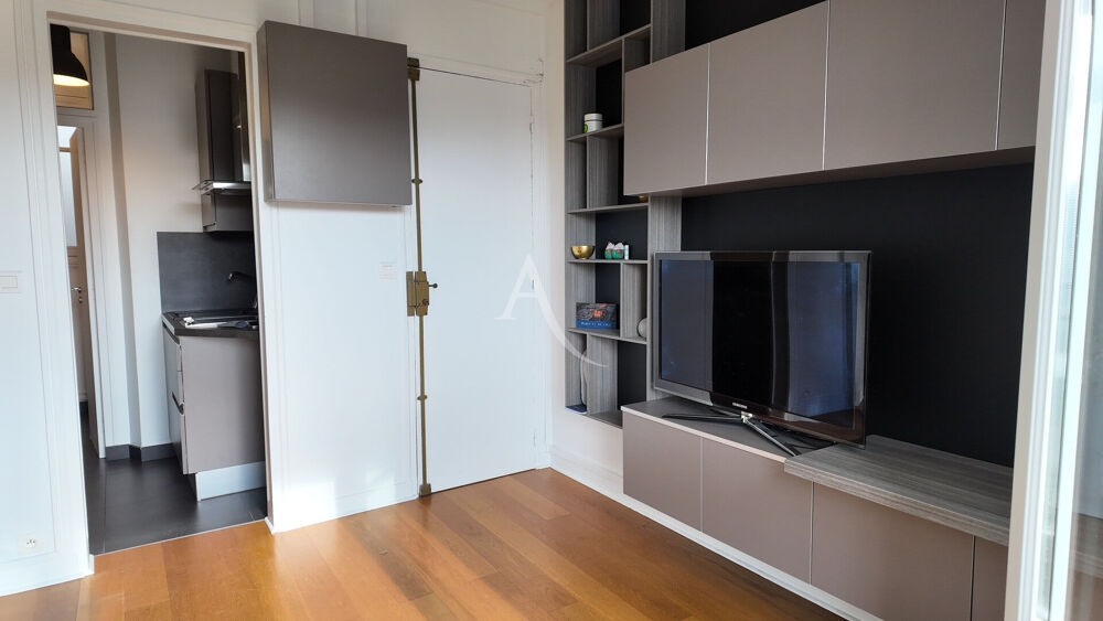 Location Appartement Rare Studio avec terrasse ! Paris 7