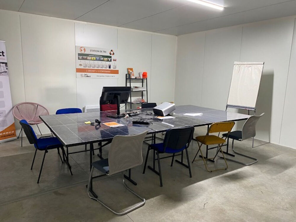   Local d'activité Loire Authion de 1370 m2, locataire en place Andard