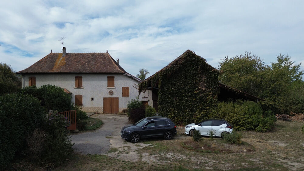 MAISON DAUPHINOISE DE CARACTERE Les Avenieres Veyrins Thuellin 4 pièce(s) 99.35 m2