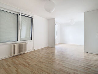  Maison à louer 4 pièces 82 m²