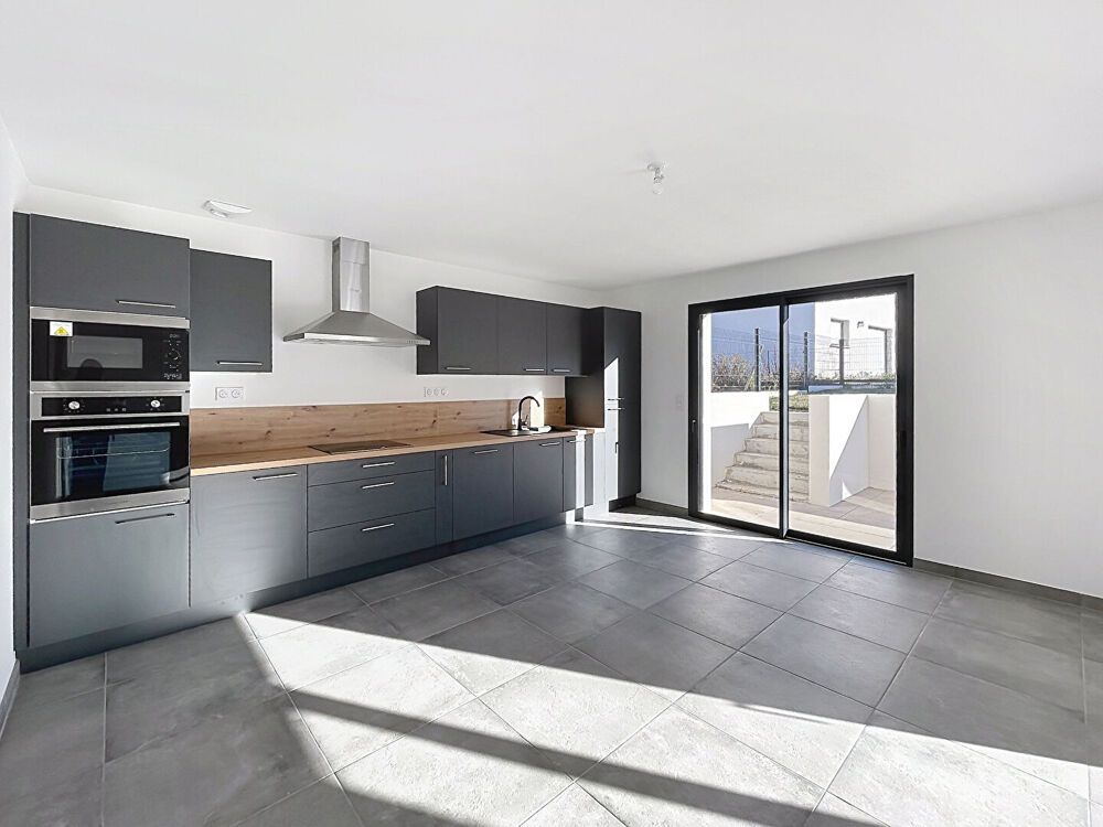 NESTENN Muzillac vous présente cette belle maison neuve de 139 m², idéalement située dans un lotissement calme à la sortie du bo