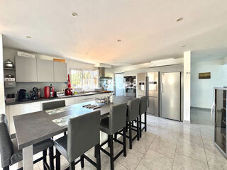  Maison � vendre 7 pi�ces 220 m�