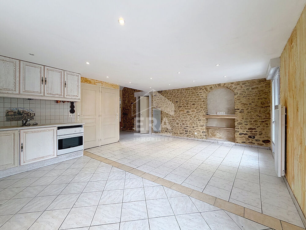 À vendre Maison avec cour, terrasse et annexes