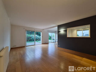  Maison à louer 7 pièces 111 m²
