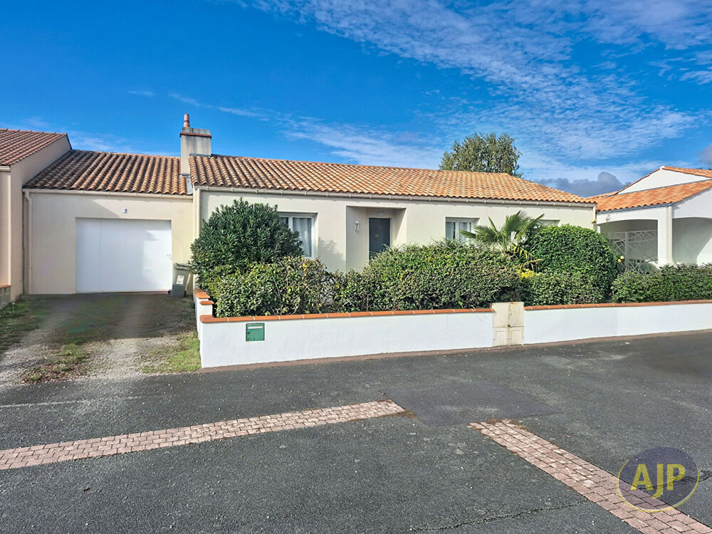 Maison avec Piscine à La Roche Sur Yon 4 pièce(s) 3 chambres 114 m2