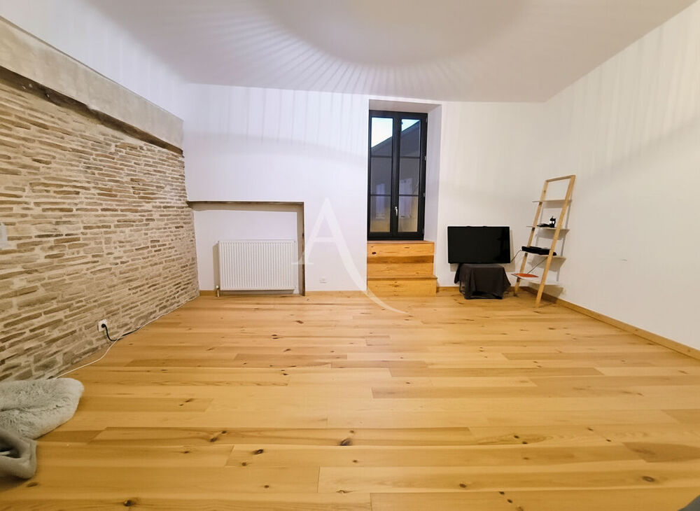 Jolie maison au coeur du village de Catus, 2 chambres + grange