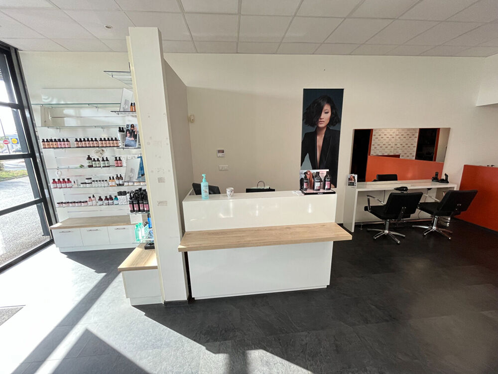   Salon de coiffure zone commercial 