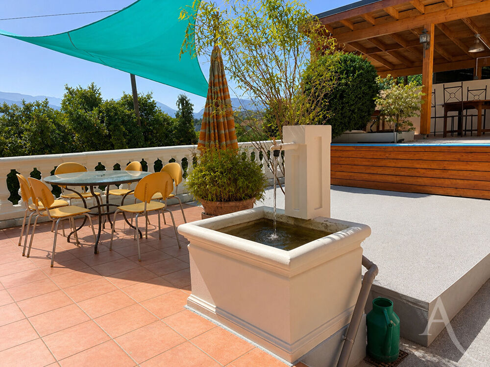 Maison individuelle Atypique 180m² Vue montagnes Terrain de 7 000 m²