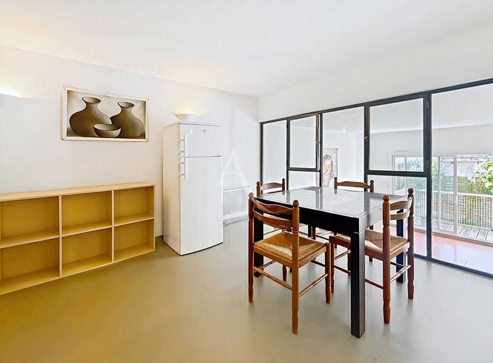 Appartement atypique de 86 m² avec terrasse plein sud en coeur de ville à Challans