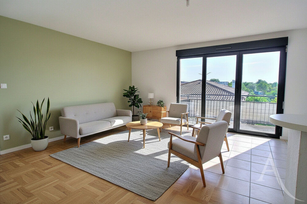 Appartement 3 pièce(s) Balcon et parking