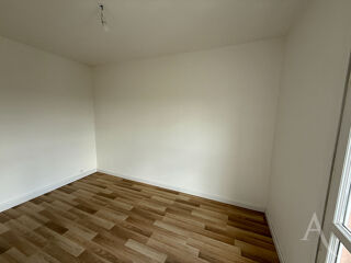  Appartement à louer 3 pièces 65 m²