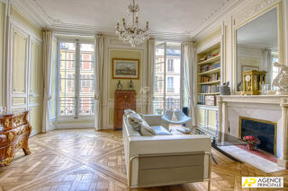 Vente Appartement Versailles Saint-Louis Appartement 6 pièces 144.03  m² carrez situé au 2ème étage avec chambre de service, cave et parking en op Versailles