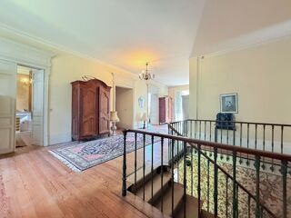  Villa à vendre 15 + pièces 840 m²