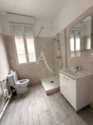  Appartement à louer 2 pièces 45 m²