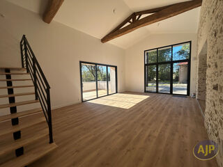  Maison à louer 5 pièces 182 m²