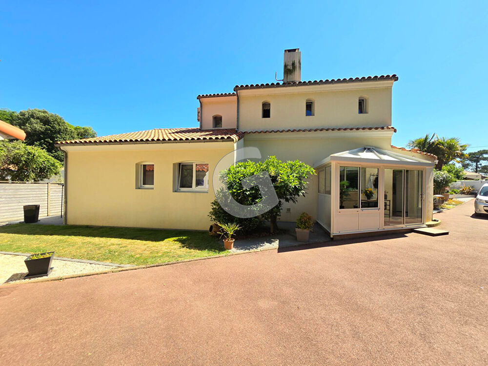 Vente Maison Maison 7 pièces 344 m² à vendre à Jard sur Mer Jard sur mer
