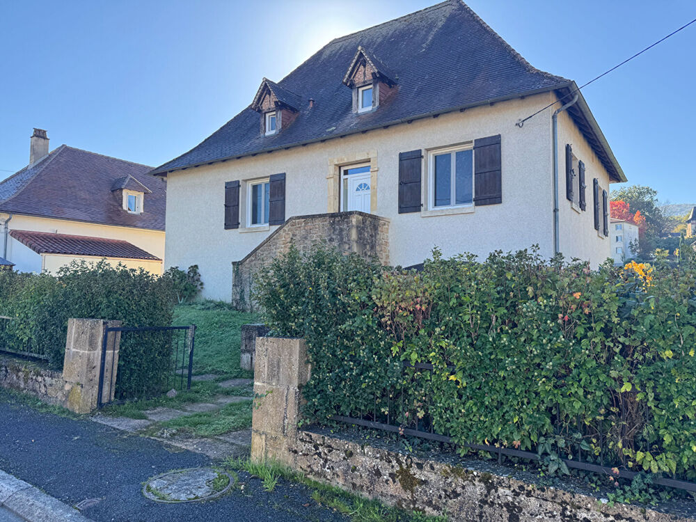 Vente Maison Maison individuelle de 140 m² ? 5 chambres ? Grand garage ? Terrain de 500 m² ? Saint-Céré Saint cere