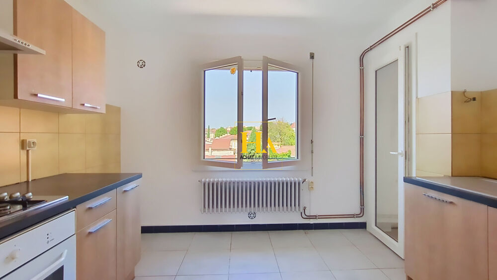 Appartement T3 traversant de 58m², 2 chambres , balcon et cave