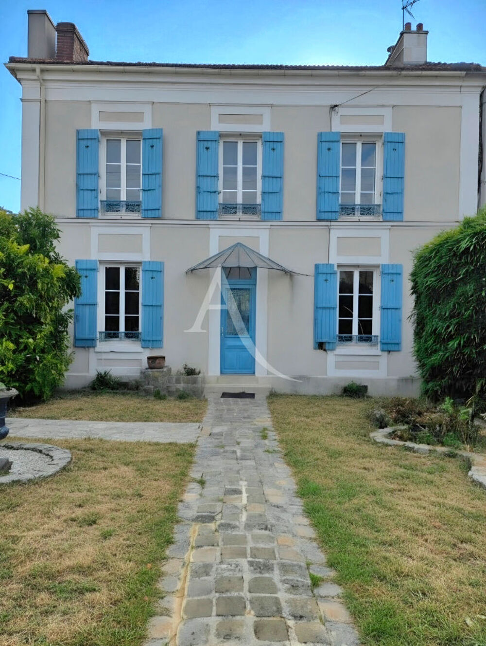 Maison Villenoy 4 chambres, proche gare, école, garage, terrasse
