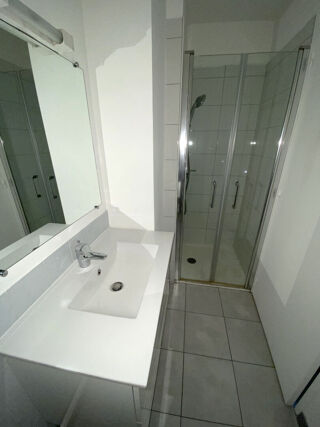  Appartement à louer 3 pièces 79 m²