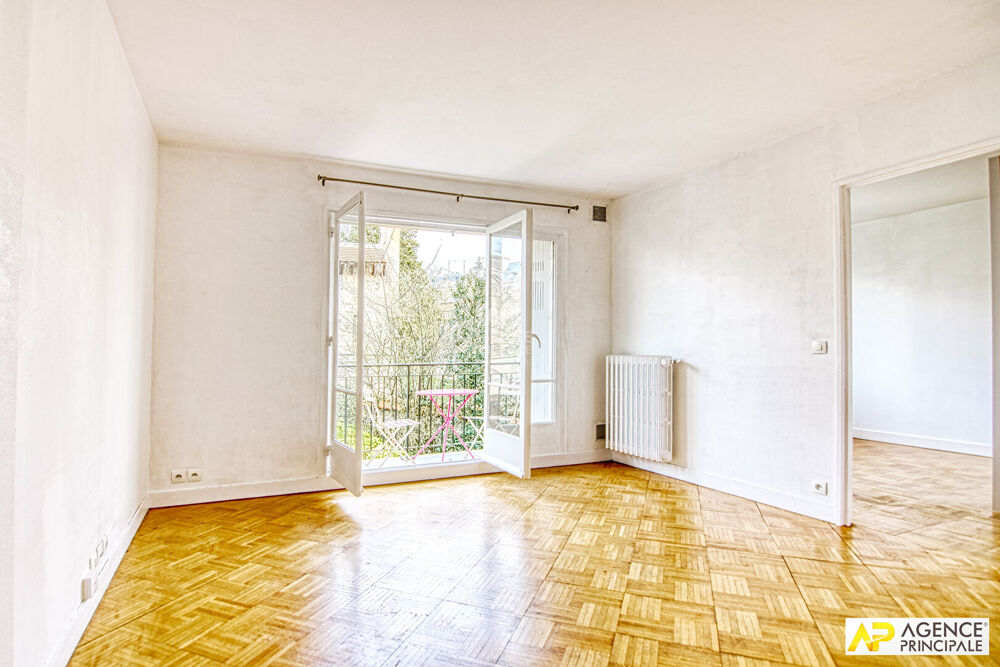 Vente Appartement Versailles Notre-Dame les Prés Appartement 2 pièces 42 m² carrez situé au 1er étage avec ascenseur, balcon, cave et parking en s Versailles