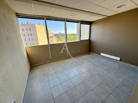   Local Professionnel à usage de bureaux Nîmes 6 pièces 103.15 m2 