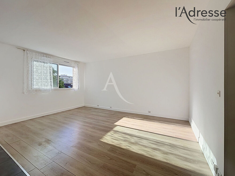 Location Appartement Appartement Suresnes T2 50m² Parking et Cave - 1 250  CC Suresnes