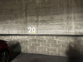  Parking / Garage à louer 
