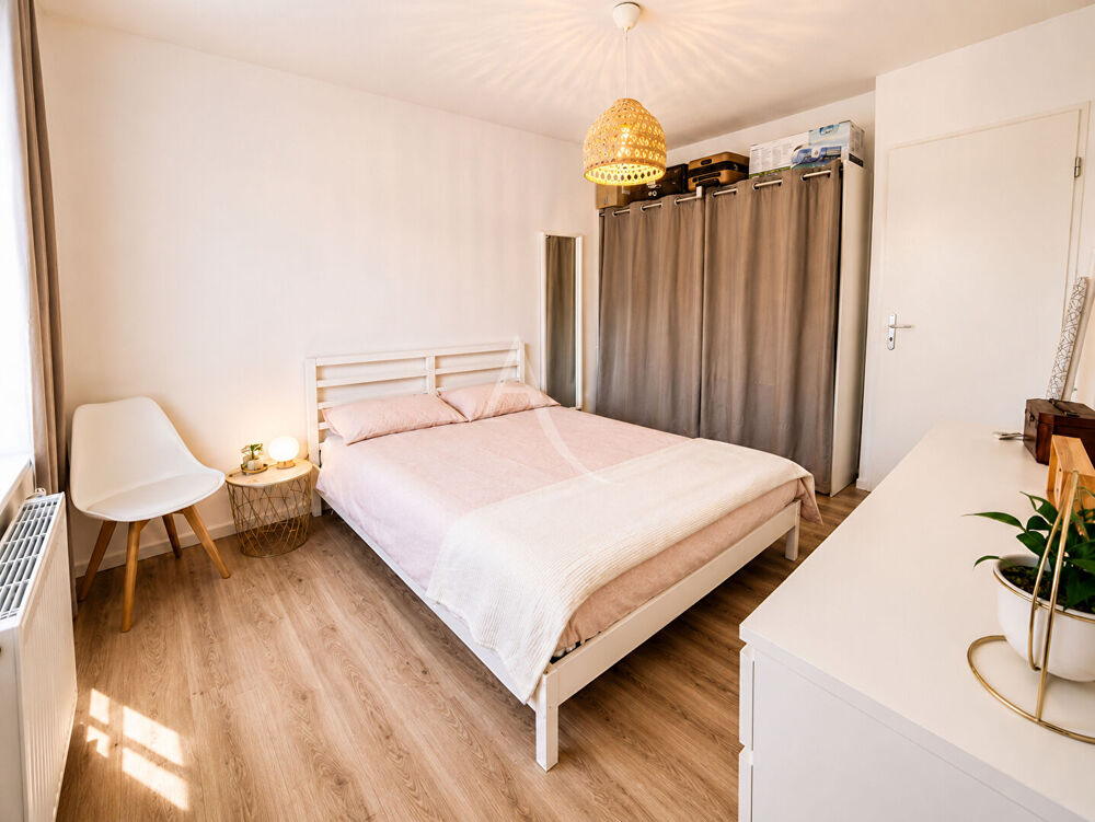 Location Appartement À louer ? Charmant T2 meublé avec extérieur et stationnement ? Serris Bourg Serris