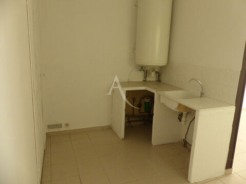   Local Sainte Anastasie 30,12 m2 