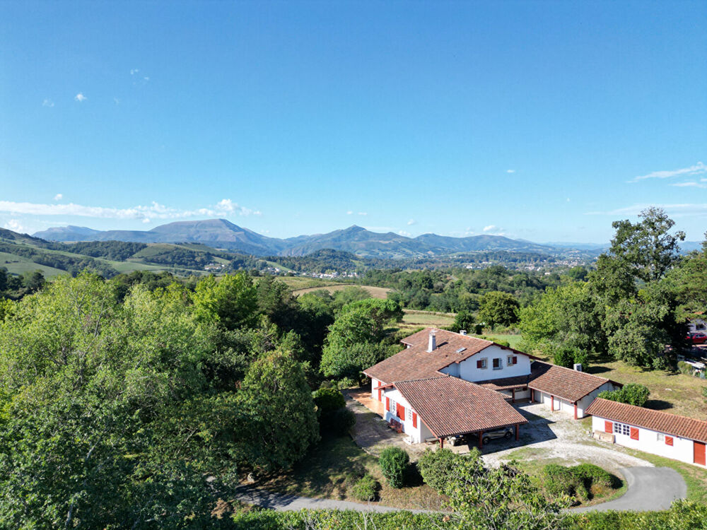 Vente Maison IRATZIAN Une maison généreuse, pensée pour recevoir à Cambo les bains Cambo les bains
