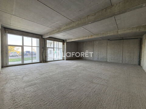 Local de 123m&sup2; &agrave; am&eacute;nager 262000 12160 Baraqueville