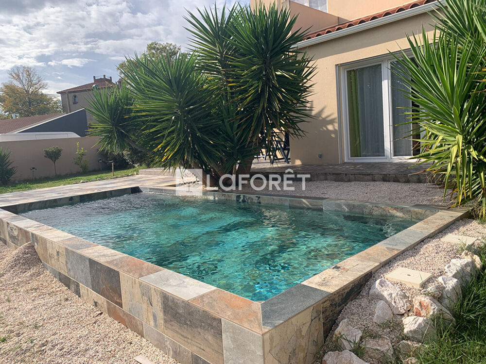 BELLE VILLA 4 FACES AVEC PISCINE