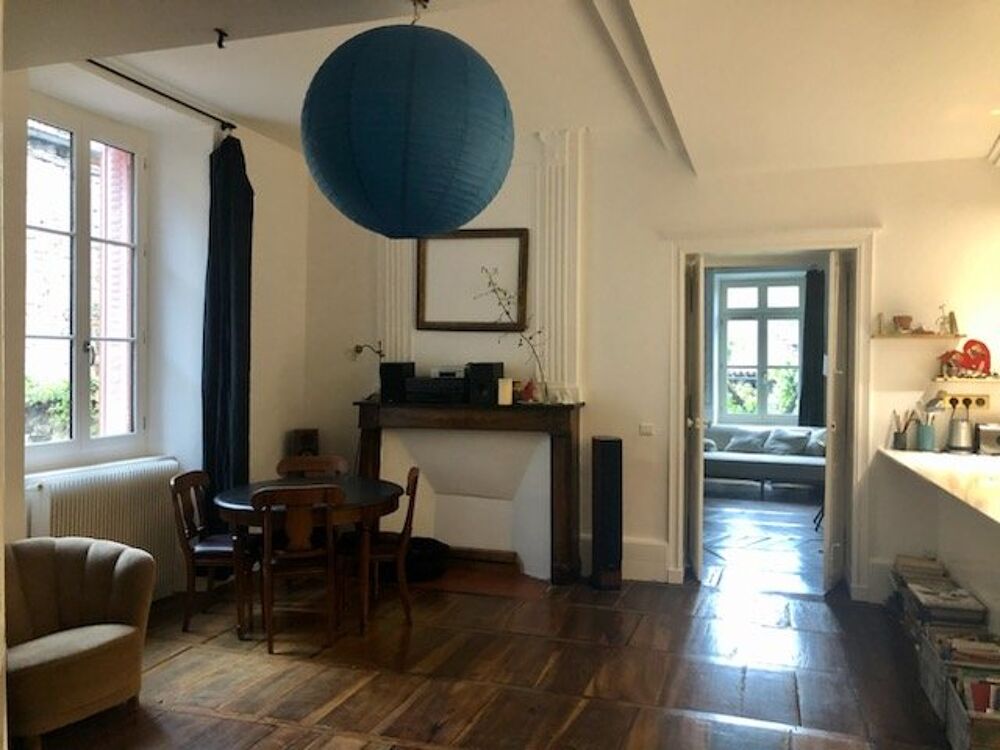 Grand appartement avec extérieur privatif (Figeac)