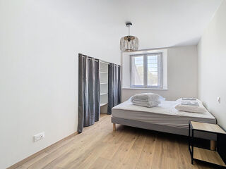  Appartement à louer 3 pièces 75 m²