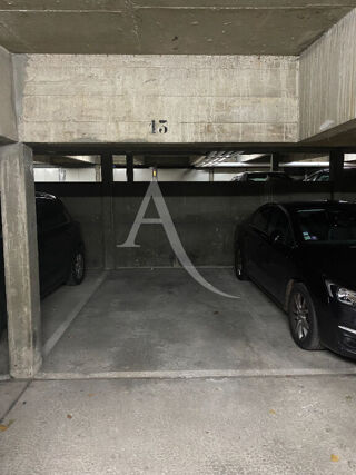  Parking / Garage  louer 